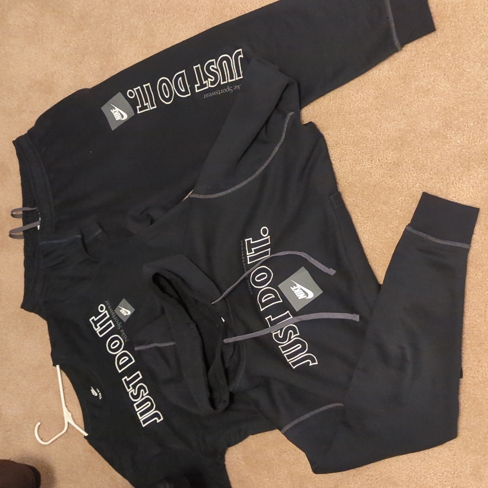 Nike Sweatsuit